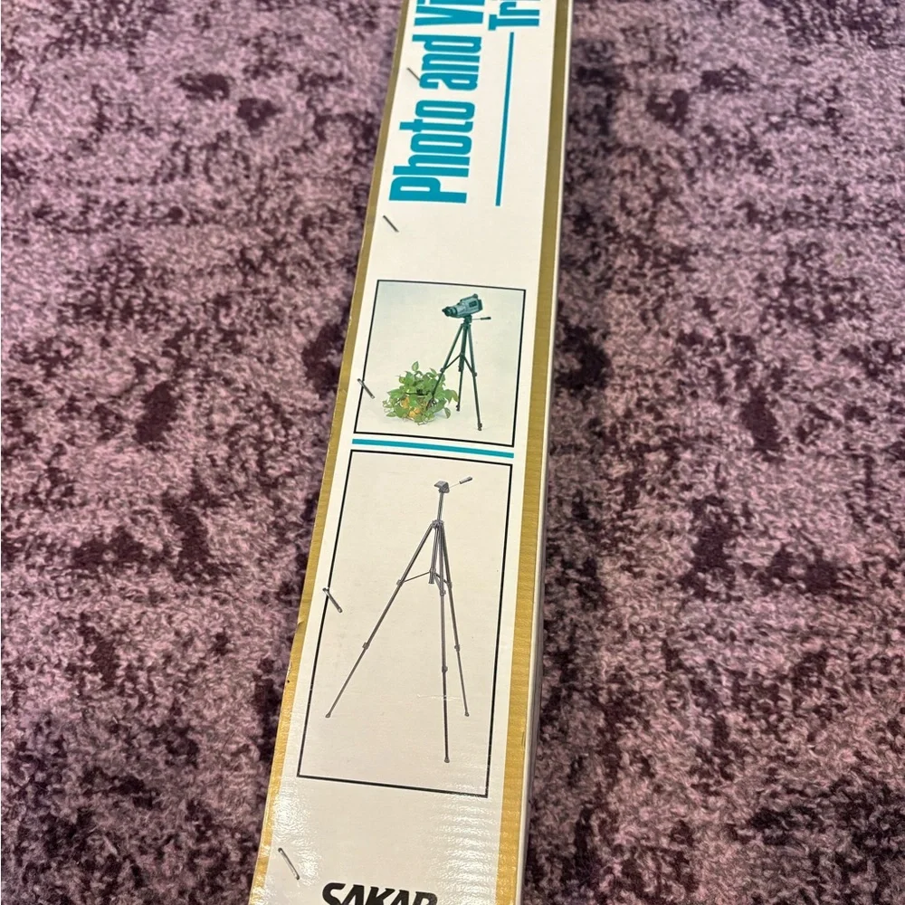 Vintage * Sakar TR-2L Photo and Video Tripod with Box Extends to 49